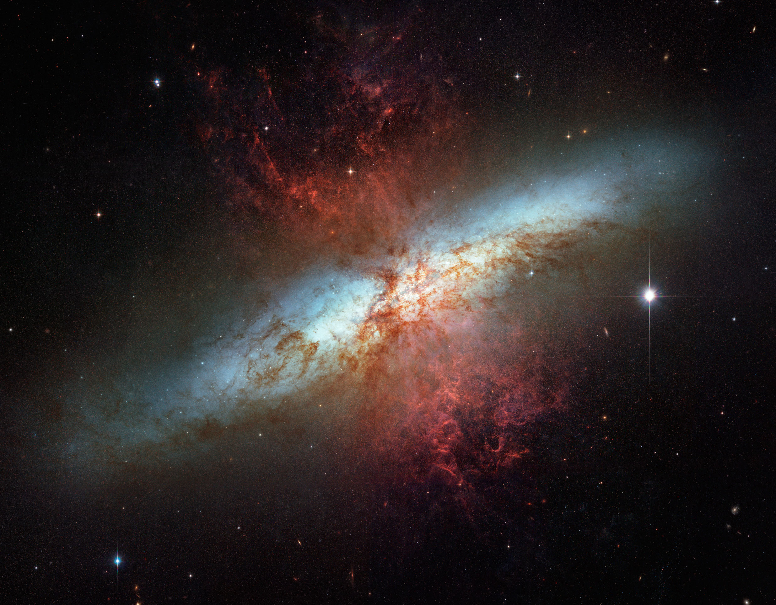 Outflow from M82